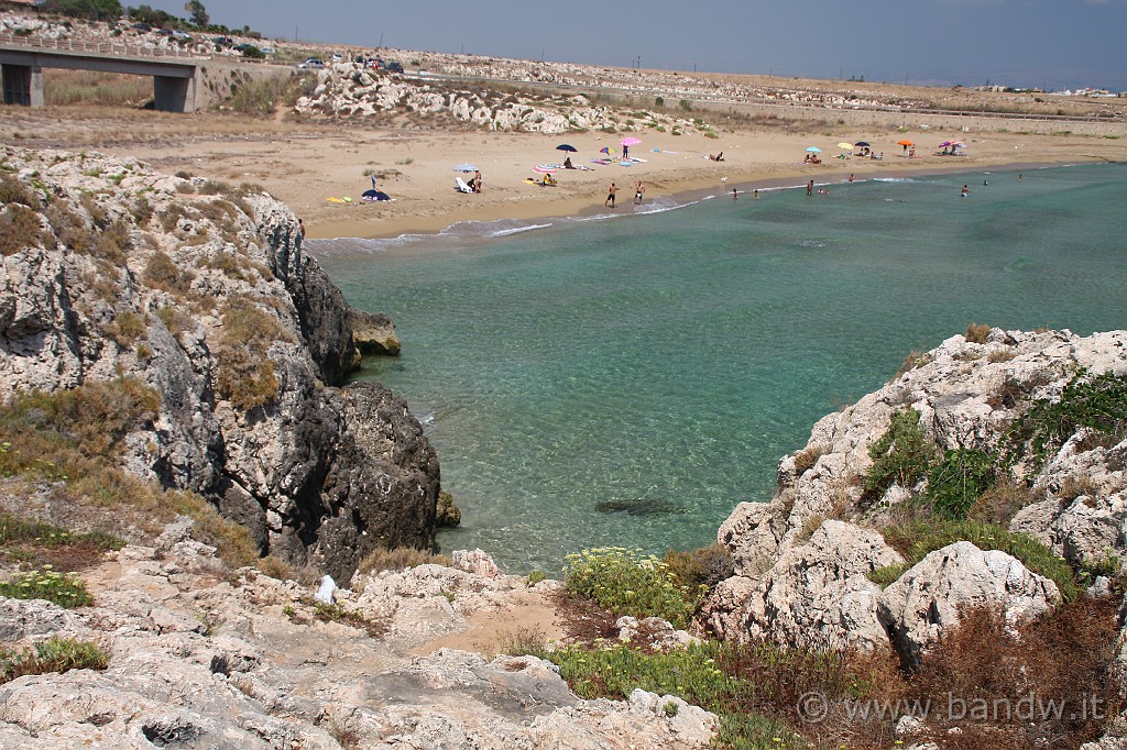 Marzamemi_069.JPG - Il mare nei pressi della Grotta di Calafarina