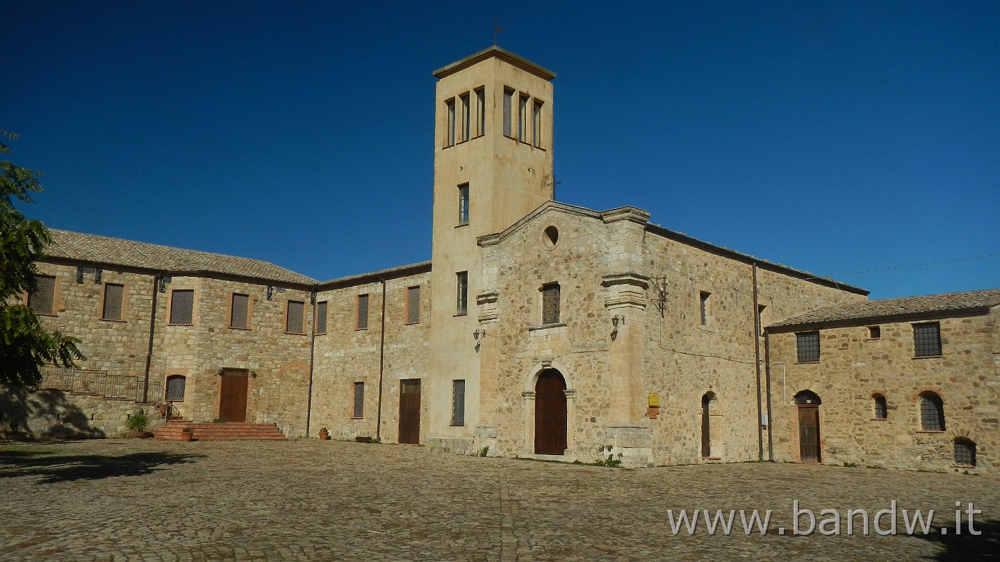DSCN9845.JPG - Santuario della Madonna dell'olio di Blufi