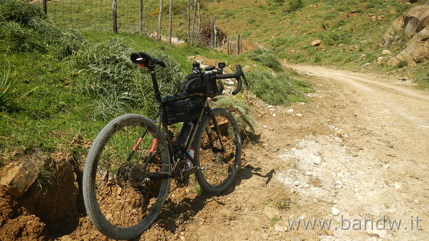 DSCN9476.JPG - oggi è dura per la mia Gravel