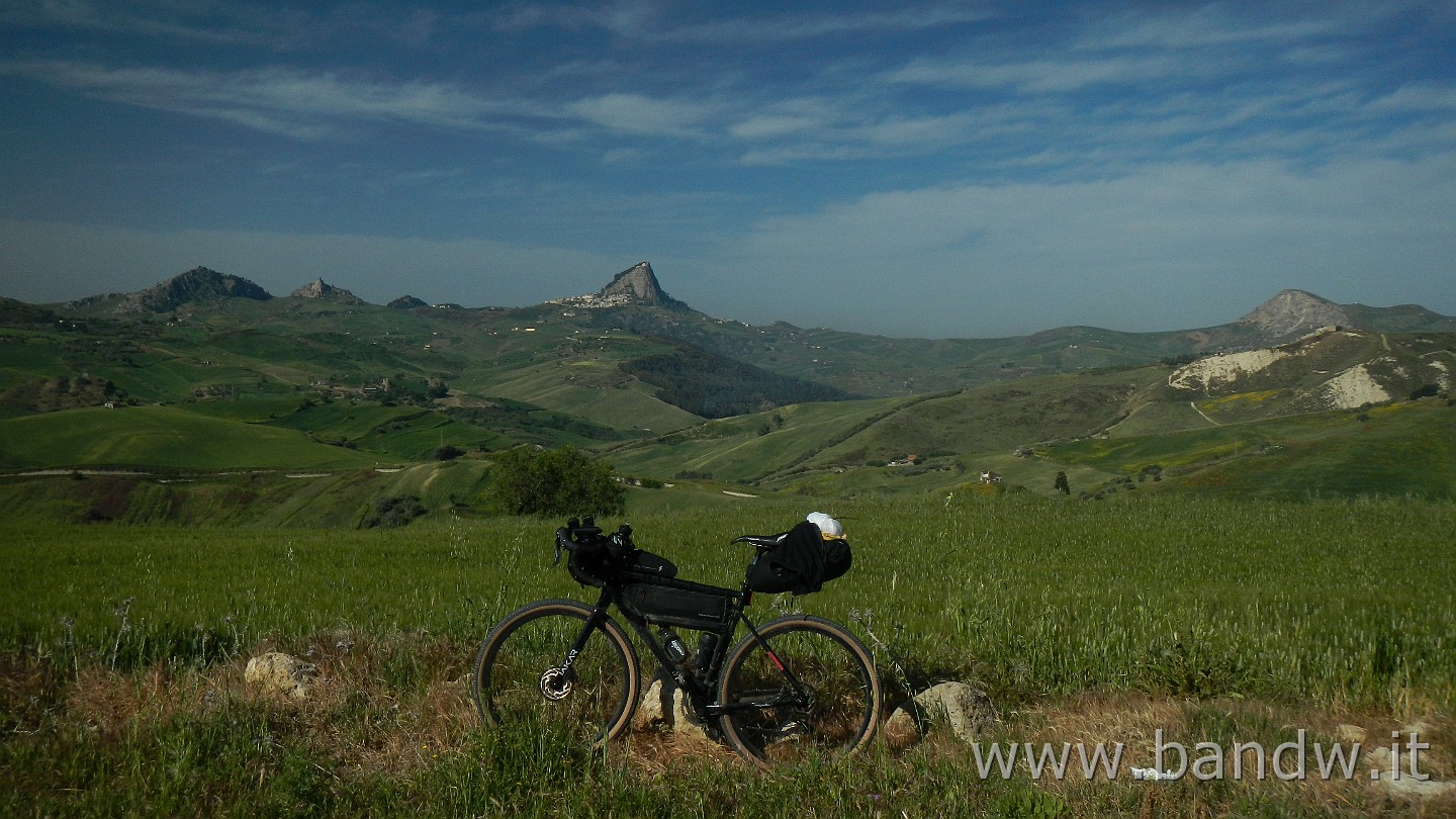 DSCN9752.JPG - Sutera vista dalla Sp 208