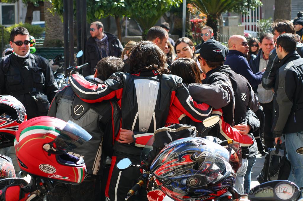 5MotoradunoCarricoforte_015.JPG - Tutti in sosta a Leonforte