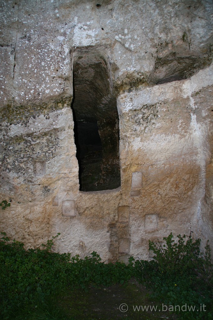 InGiroPerGliIblei_069.JPG - Catacombe nelle Latomie