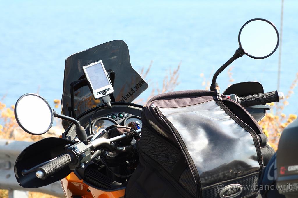 SS114_030.JPG - La mia moto ed il mio fido navigatore