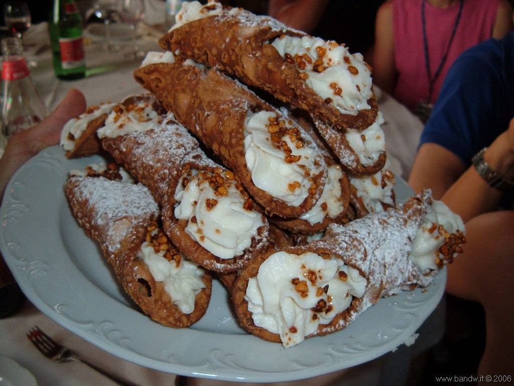 cannoli.jpg