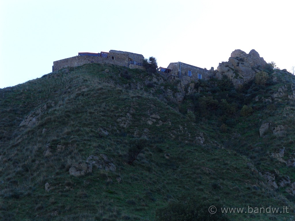 SDC11116.JPG - Sotto il Castello di Calatabiano da poco restaurato