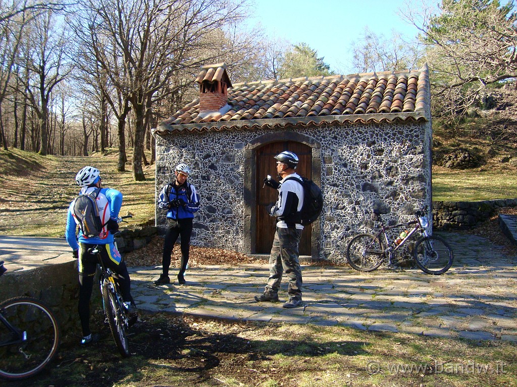 040.JPG - Si scambiano 2 chiacchiere