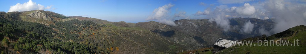 DSCN2319-21-23-24-25.jpg - Panoramica a 180°. Dai Monti Nebrodi scorgiamo i Peloritani