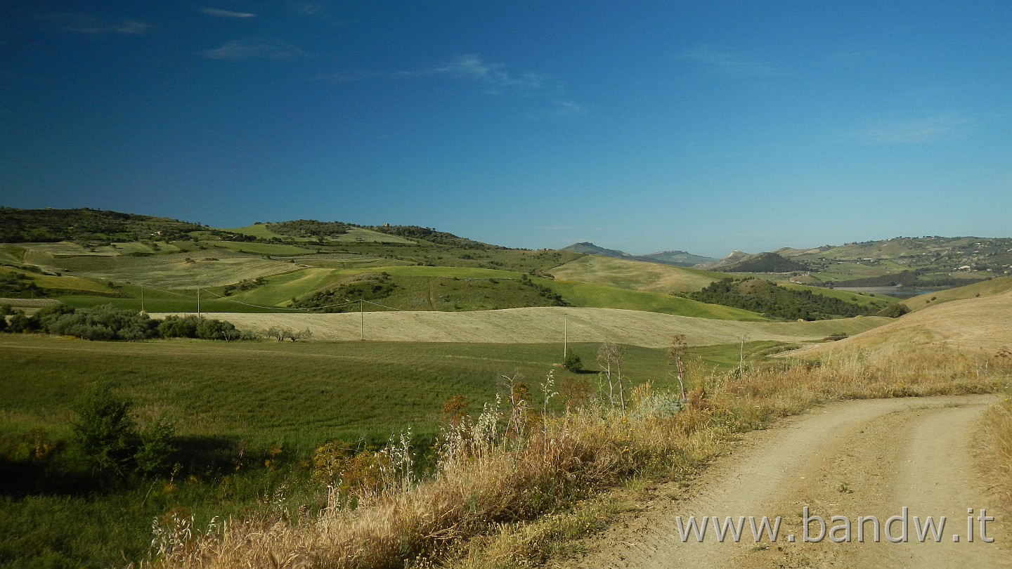 DSCN9243.JPG - Calascibetta e dintorni (Lago Villarosa, Villadoro, Cacchiamo, Monte altesina, Necropoli Realmese)