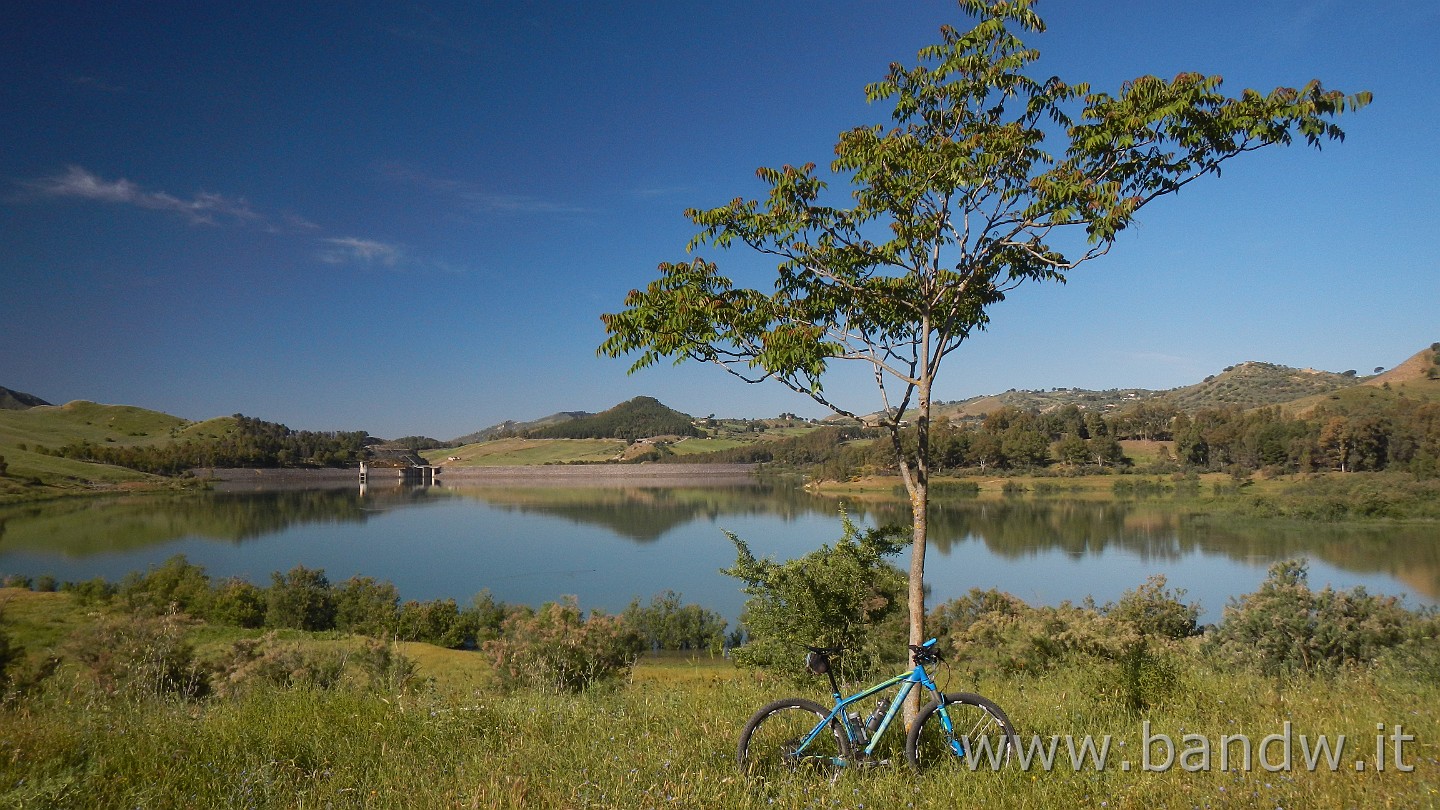 DSCN9250.JPG - Calascibetta e dintorni (Lago Villarosa, Villadoro, Cacchiamo, Monte altesina, Necropoli Realmese)