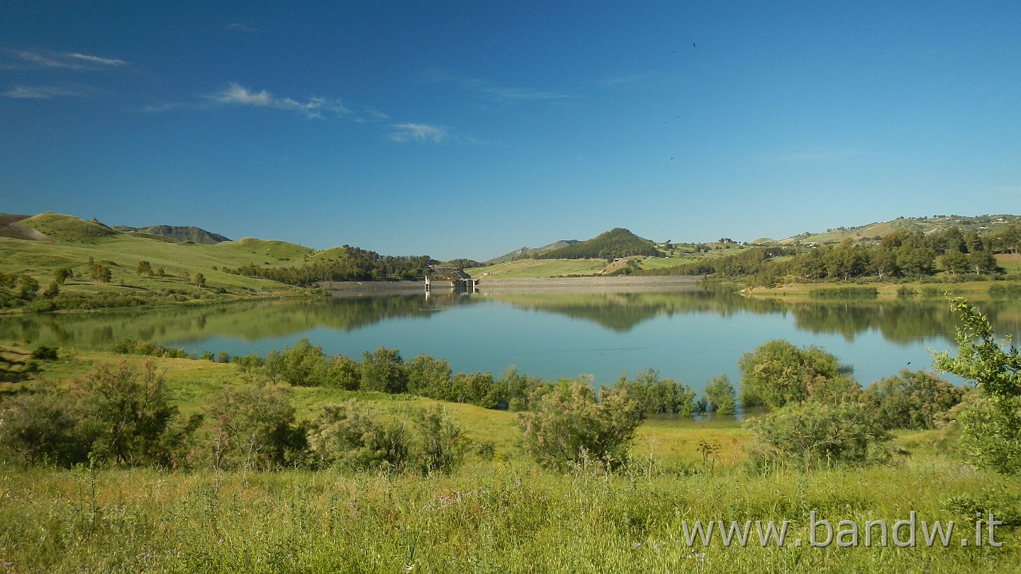 DSCN9251.JPG - Calascibetta e dintorni (Lago Villarosa, Villadoro, Cacchiamo, Monte altesina, Necropoli Realmese)