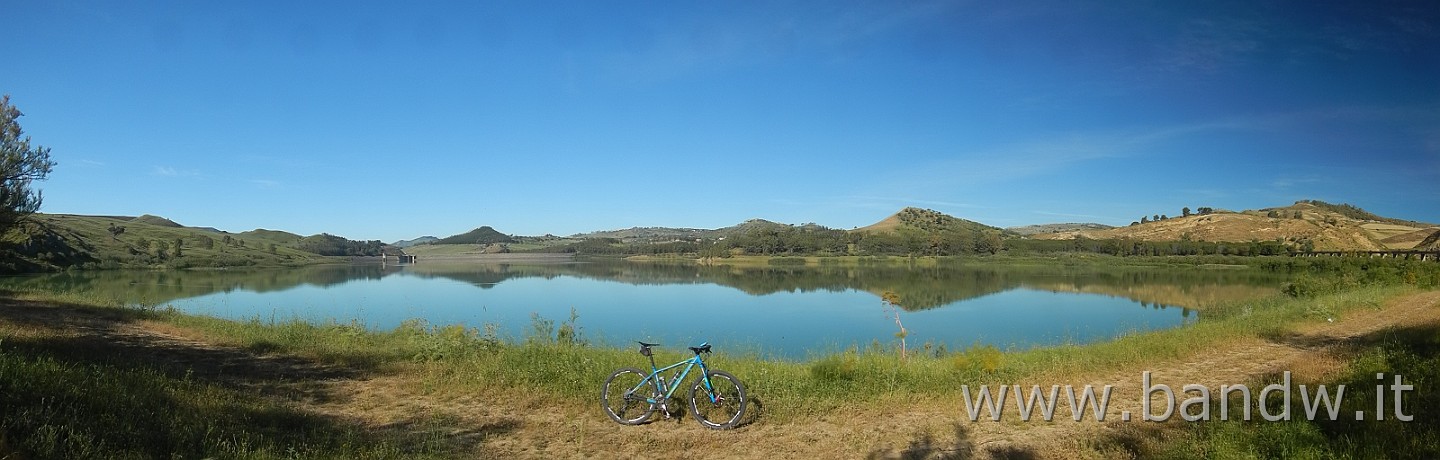 DSCN9255.JPG - Calascibetta e dintorni (Lago Villarosa, Villadoro, Cacchiamo, Monte altesina, Necropoli Realmese)