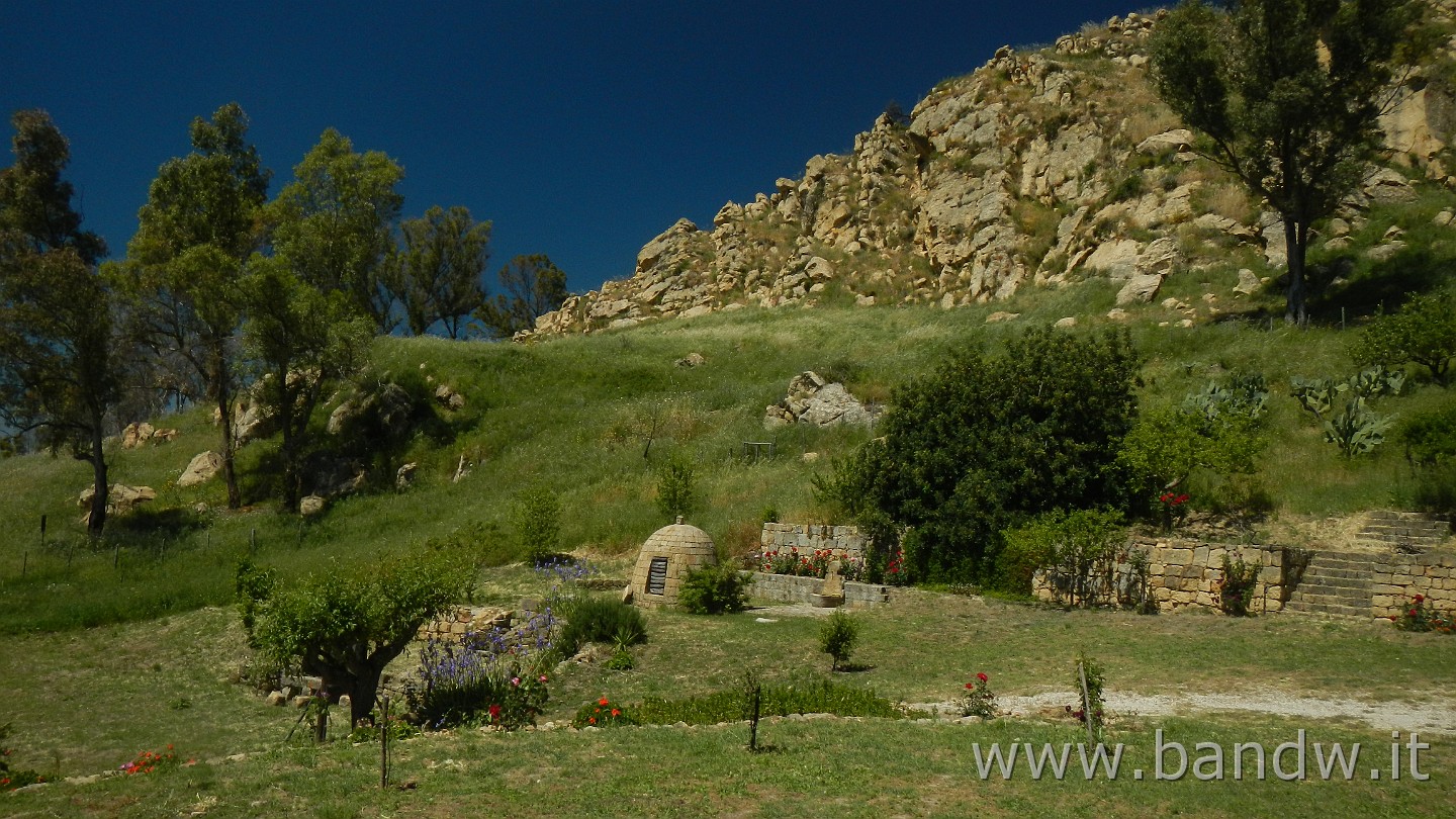 DSCN9288.JPG - Calascibetta e dintorni (Lago Villarosa, Villadoro, Cacchiamo, Monte altesina, Necropoli Realmese)