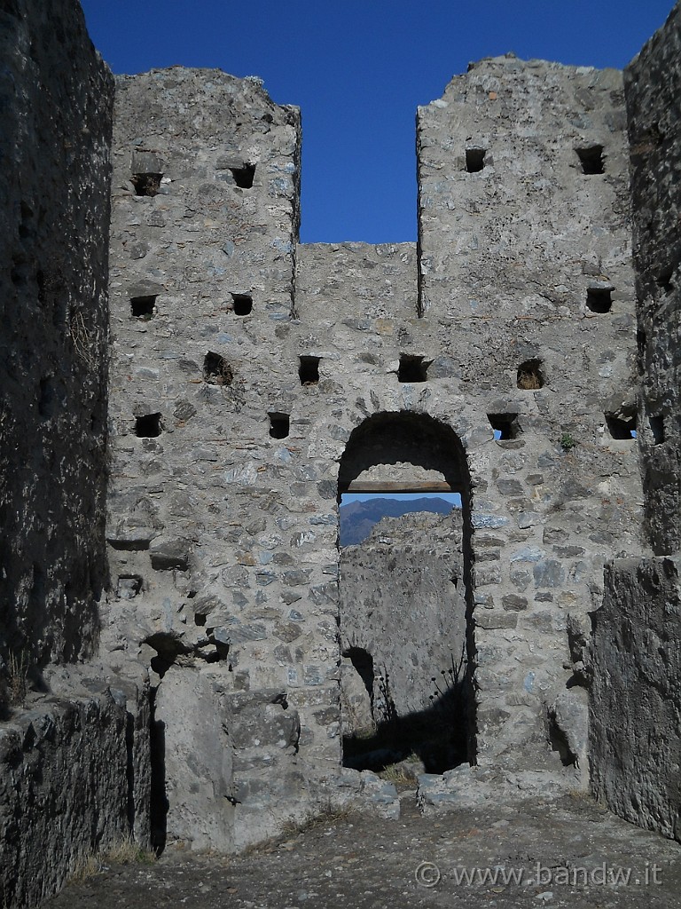 DSCN7715.JPG - Il Castello Belvedere di Fiumedinisi