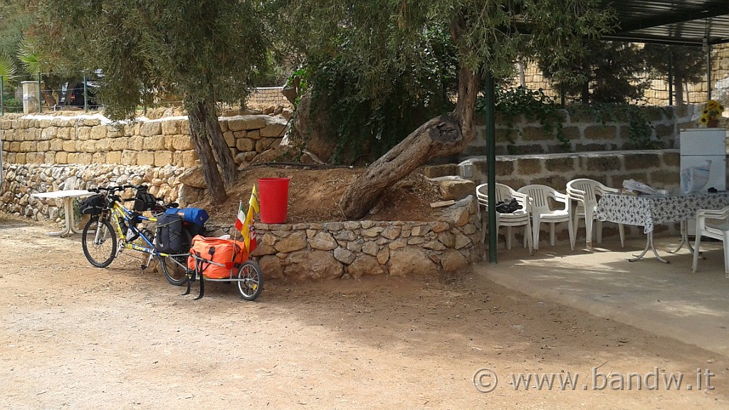 20130906_124207.jpg - Arriviamo al "Camping Olimpo" a Santa Flavia