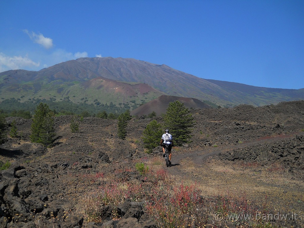 DSCN5493.JPG - ♫♫♫♫ Com'è bello pedalar, sualla lava dell'Etna ♫♫♫♫