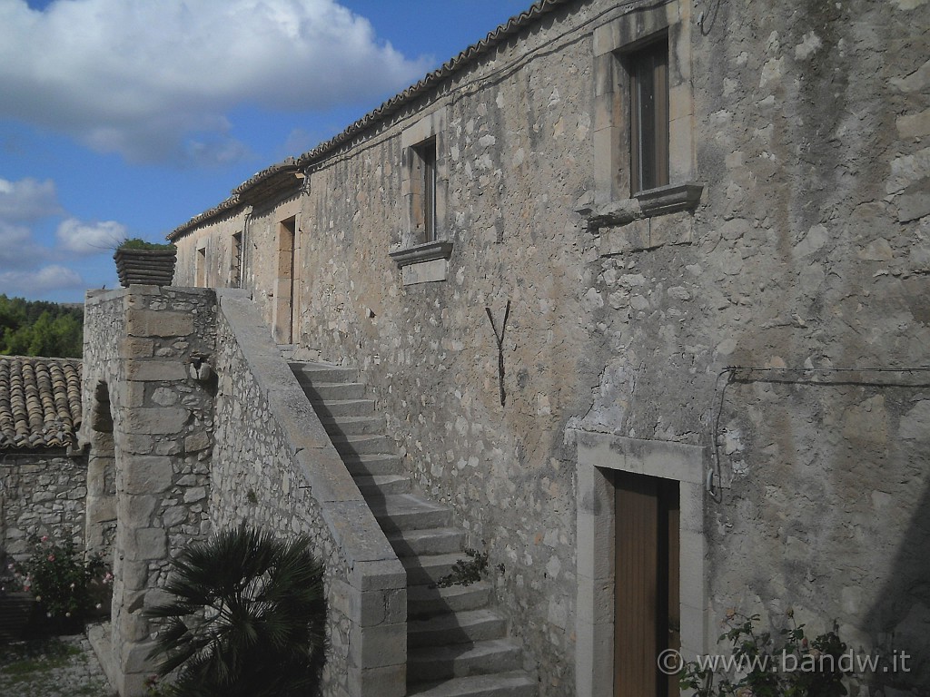 DSCN1846.JPG - La masseria Canalazzo