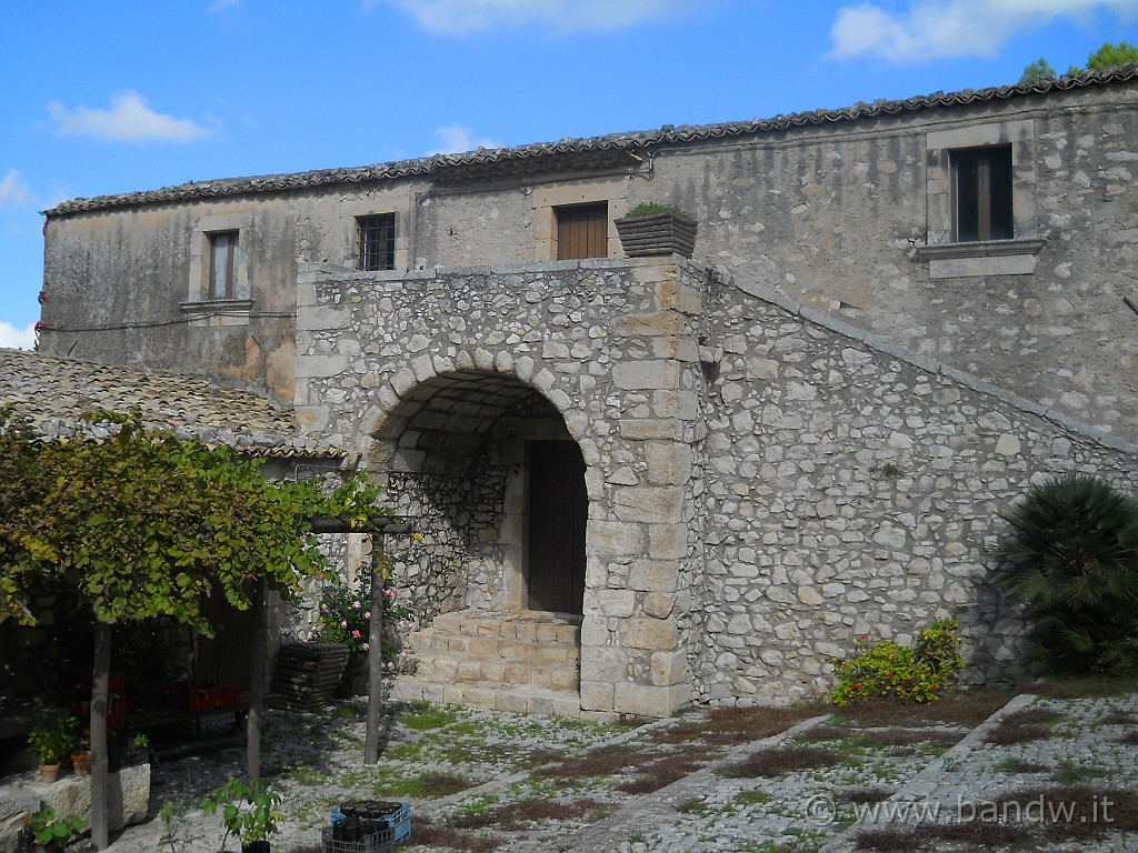 DSCN1848.JPG - La masseria Canalazzo