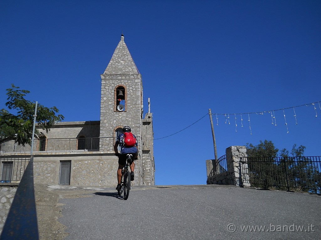 DSCN7539.JPG - Arrivo a Monte Kalfa presso il Santuario della Madonna dell'Aiuto