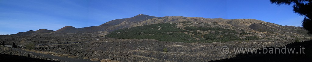 DSCN2619-20-21-22.jpg - Arrivo nei pressi di Monte serra Pizzuta Calvarina e scatto una serie di foto che poi a casa unisco in questo bel panorama