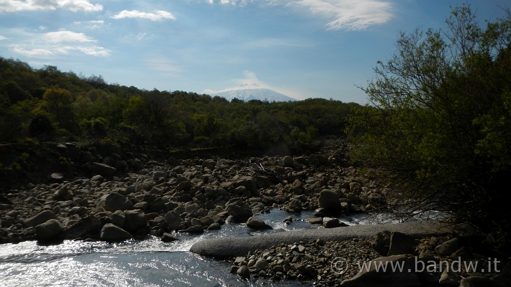 DSCN8875.JPG - Torrente Martello verso valle (l'Etna alle spalle)