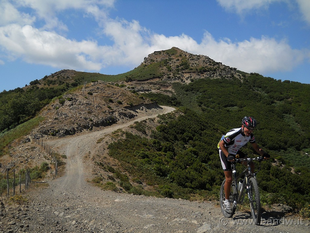 DSCN5842.JPG - Dopo la Dolomiti Super bike, ecco Massimo sulla Dorsale dei Peloritani