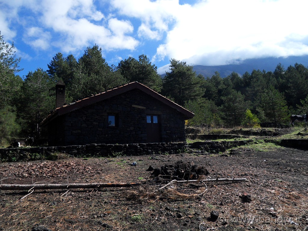 SDC17838.JPG - Sosta al rifugio Scavo