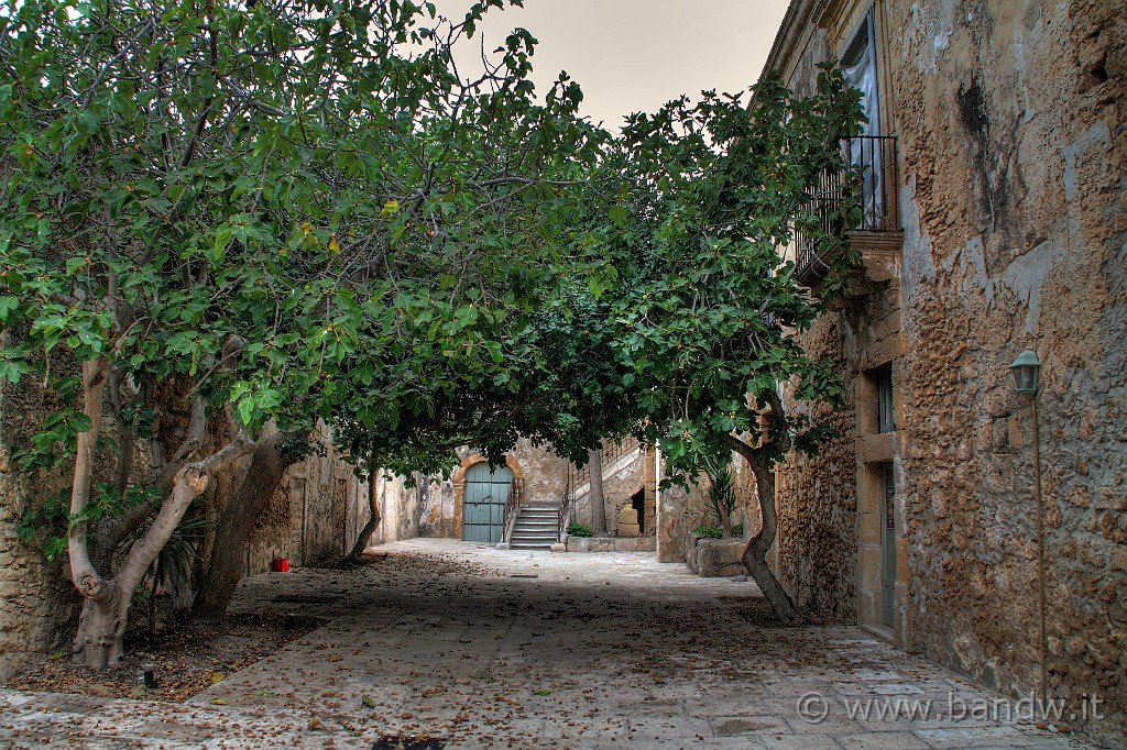 Marzamemi_041.jpg - Marzamemi - Interni del palazzo ove è stato girato il film di Gabriele Salvatores "SUD"