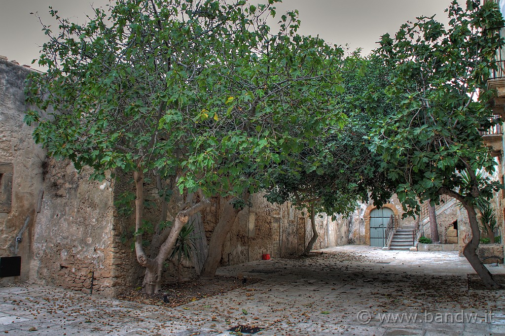 Marzamemi_043.jpg - Marzamemi - Interni del palazzo ove è stato girato il film di Gabriele Salvatores "SUD"