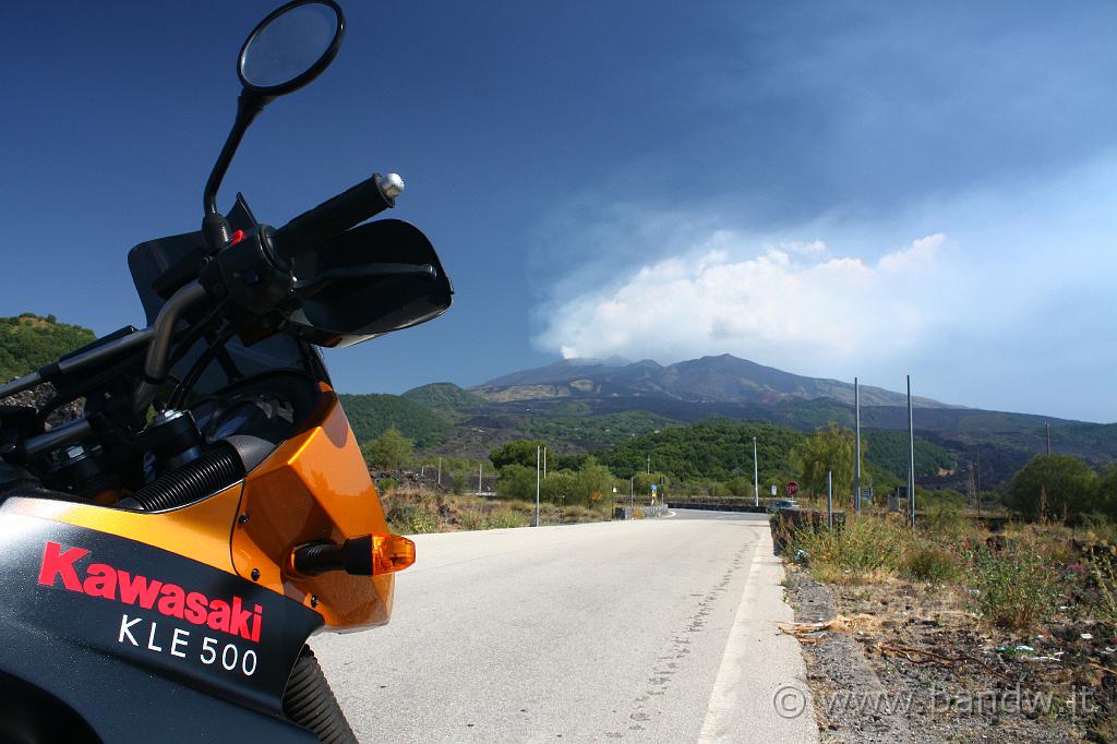 IMG_4539.JPG - Osservando il Vulcano