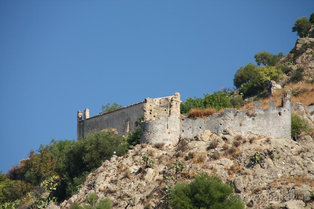 Castello di Calatabiano_005.JPG - Ruderi attorno il Castello