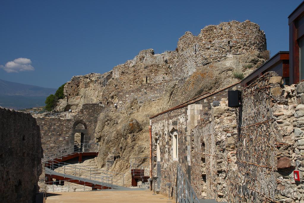 Castello di Calatabiano_021.JPG - Gli interni del Castello