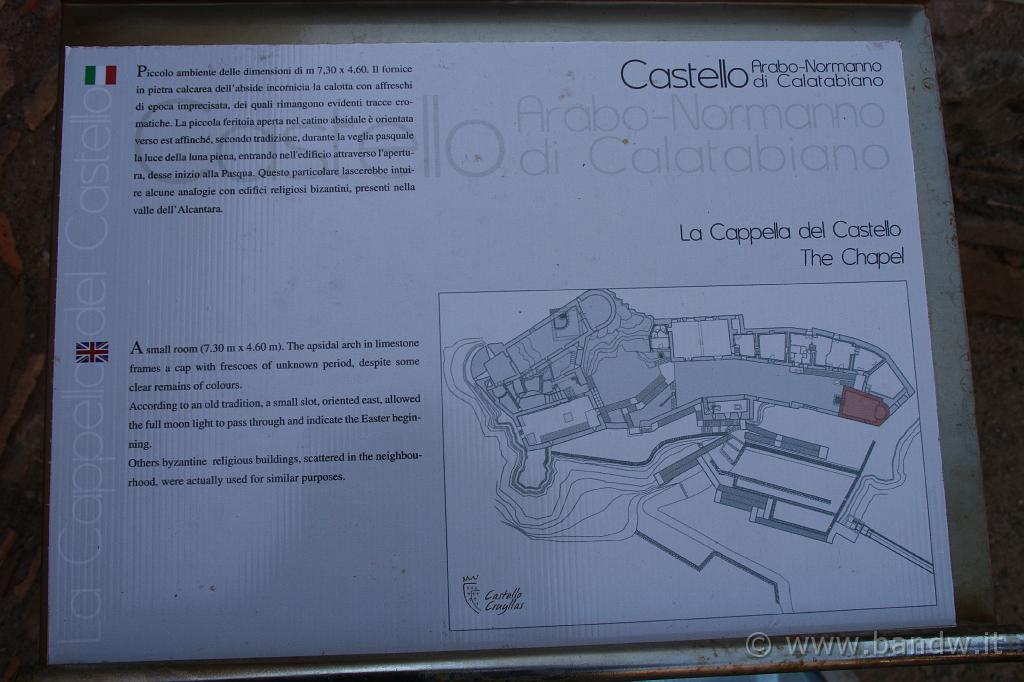 Castello di Calatabiano_026.JPG - La descrizione del luogo sul percorso storico-archeologico