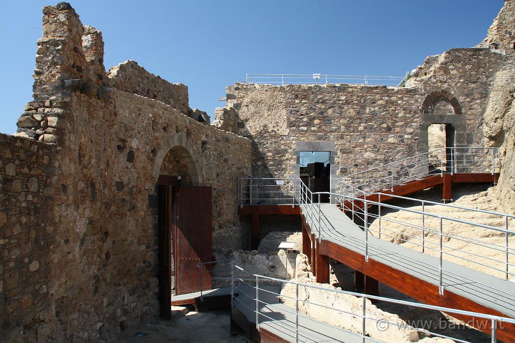 Castello di Calatabiano_089.JPG - L'interno del Castello