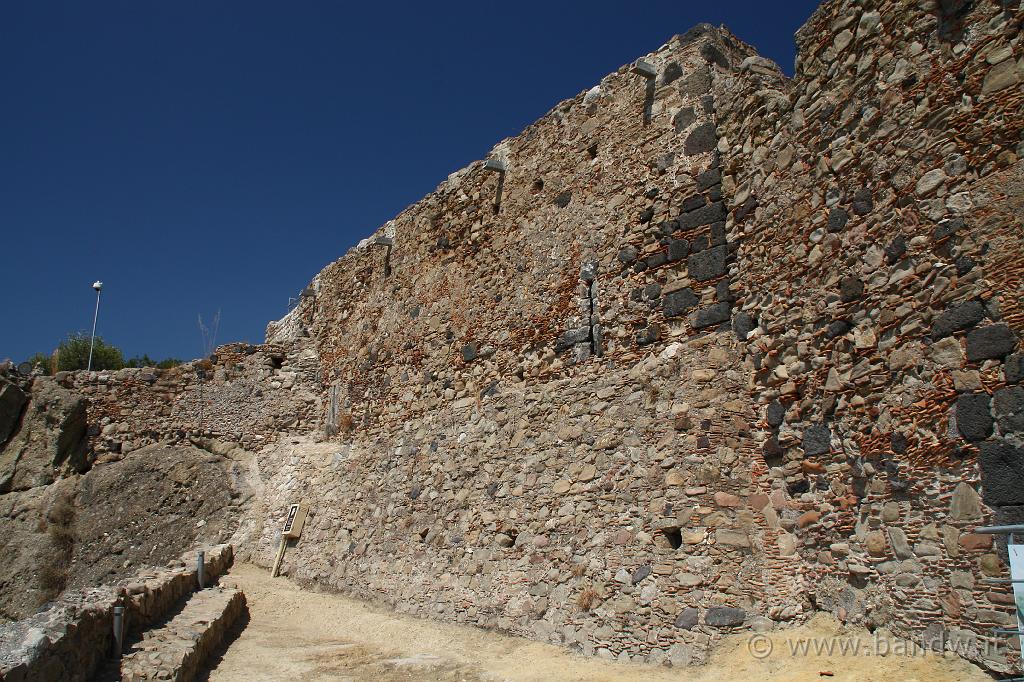 Castello di Calatabiano_093.JPG - Le mura del Castello