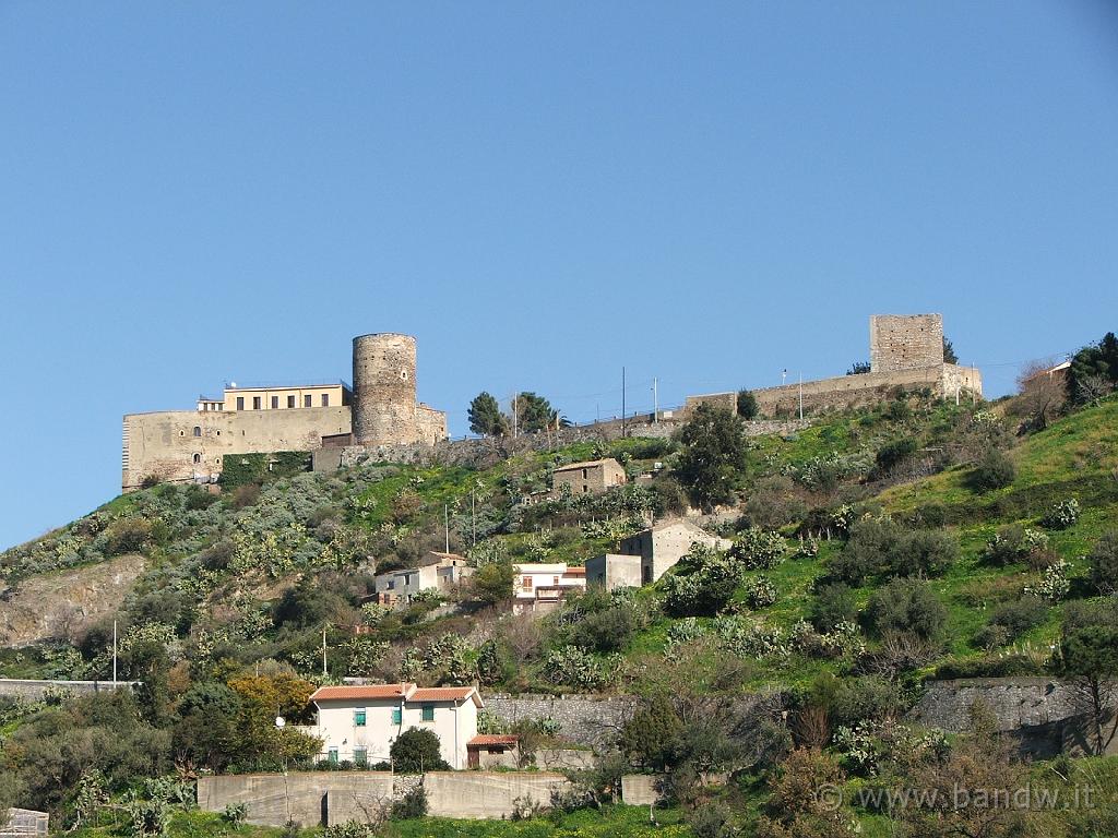 Castello di Santa Lucia del Mela_001.JPG