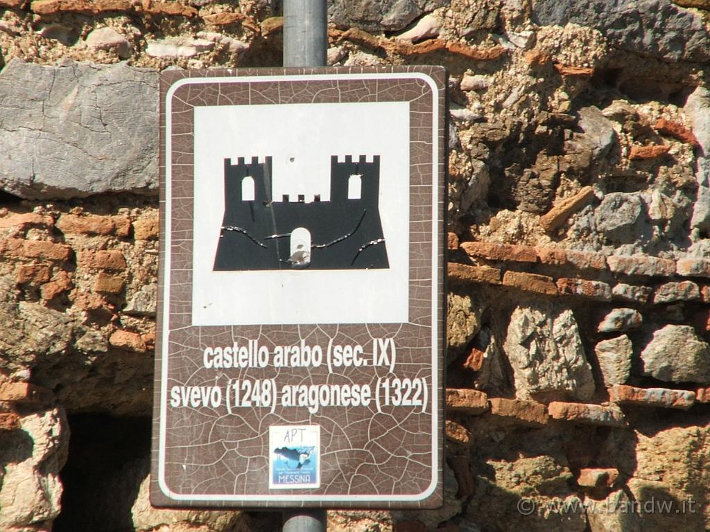 Castello di Santa Lucia del Mela_007.JPG