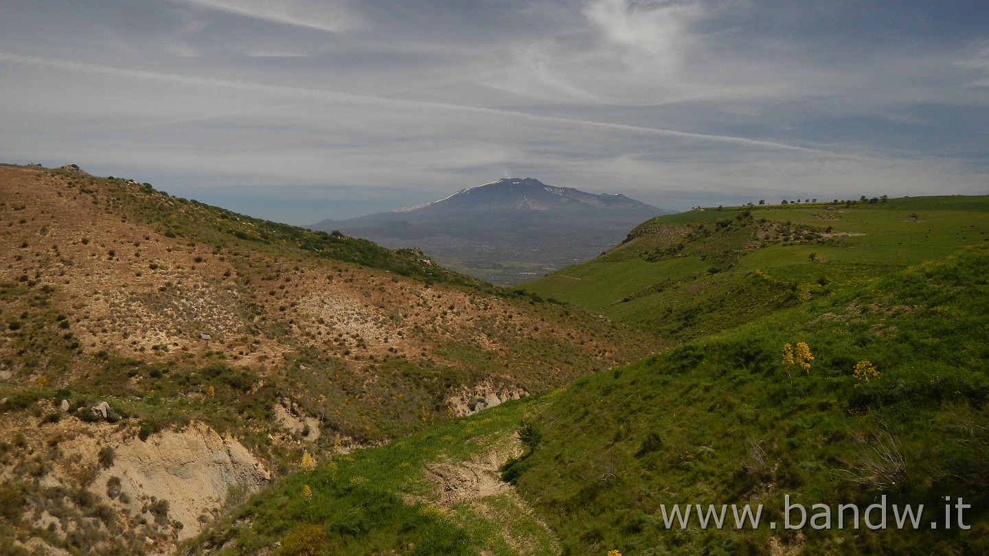 DSCN9561.JPG - Sp 136 Regalbuto -> Centuripe - Vallone Zorie con l'Etna sullo sfondo