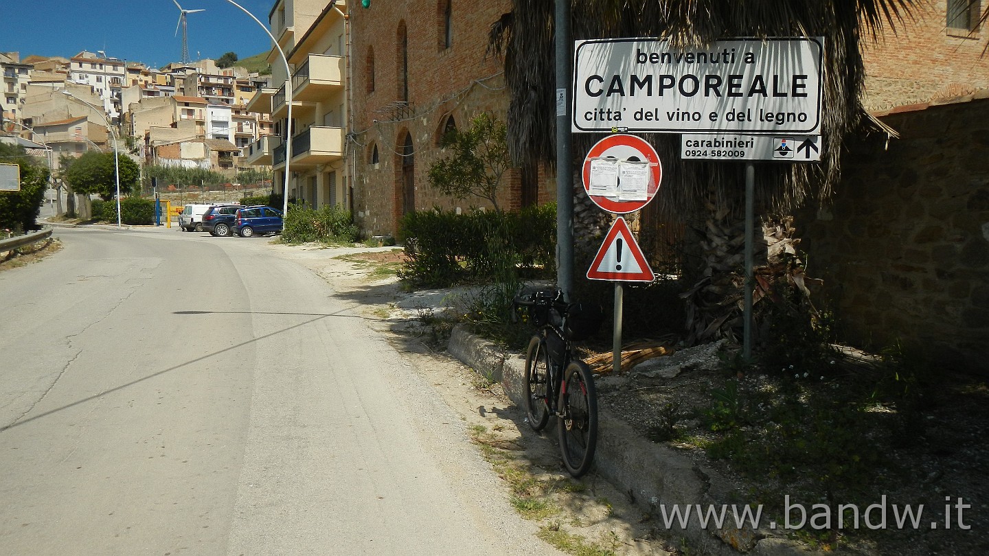 DSCN9656.JPG - l'ingresso a Camporeale