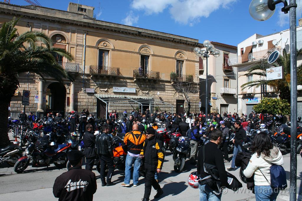 5MotoradunoCarricoforte_010.JPG - Tutti in sosta a Leonforte