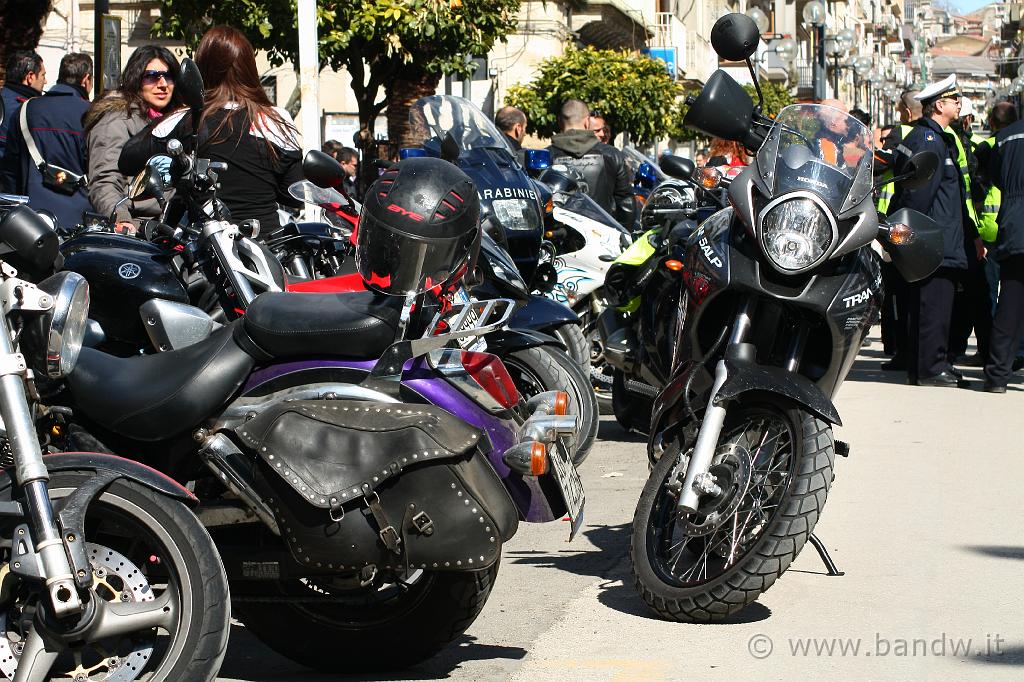 5MotoradunoCarricoforte_029.JPG - Tutti in sosta a Leonforte