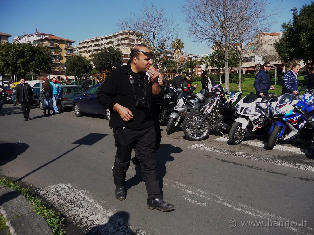 5MotoradunoCarricoforte_051.jpg - Colazione abbondante con "brioche" e granita