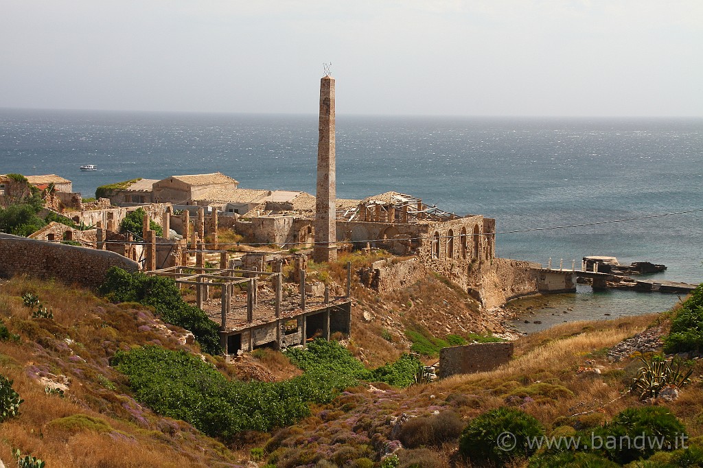 CapoPasseroCapoNord_017.JPG - La tonnara (ormnai in stato di abbandono) di Porto Palo