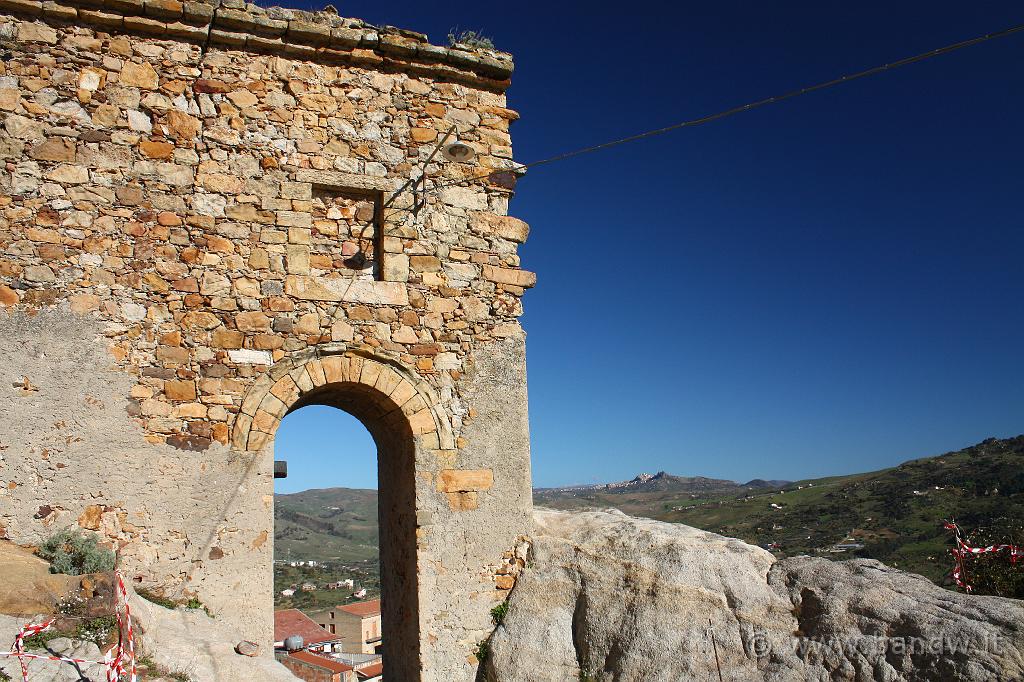 Centro_Sicilia_015.JPG - Ruderi del Castello di Gagliano Castelferrato