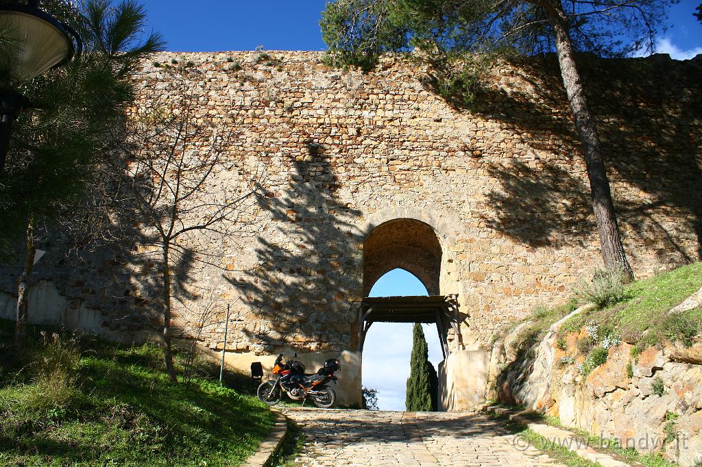 Centro_Sicilia_075.JPG - .......sotto il ponte, che tanto ponte allora non è.....