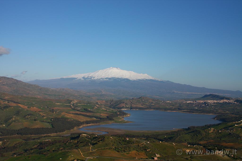 Centro_Sicilia_105.JPG - Arrivo a piedi in cima e mi affaccio sull'Etna...