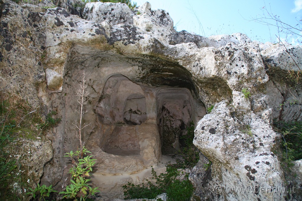 InGiroPerGliIblei_072.JPG - Catacombe nelle Latomie