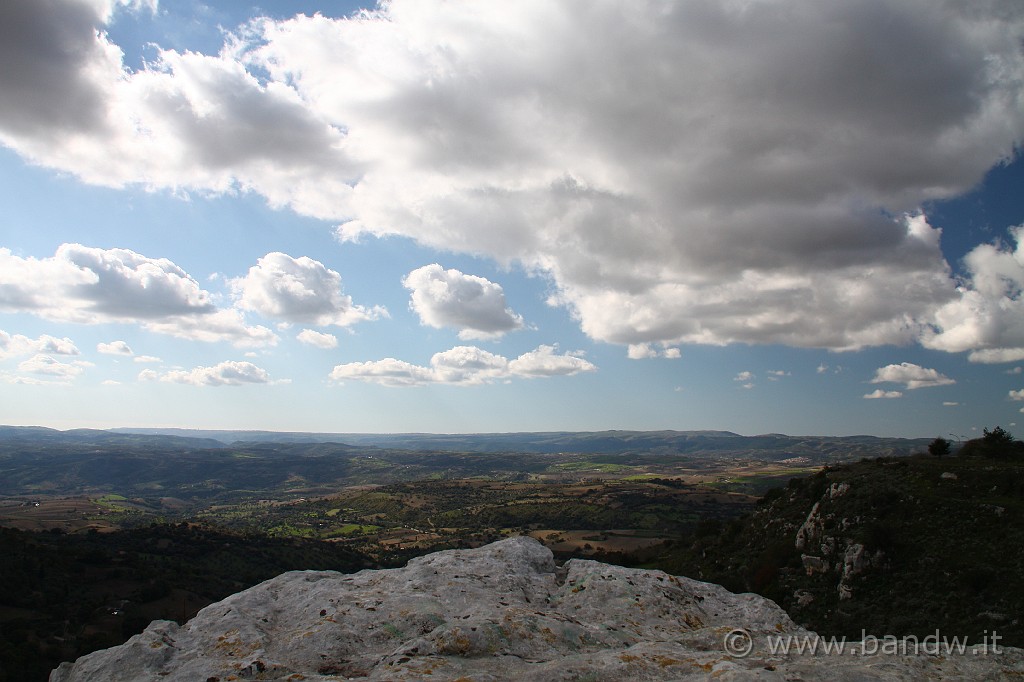 InGiroPerGliIblei_104.JPG - Il panorama dal colle di AKRAI