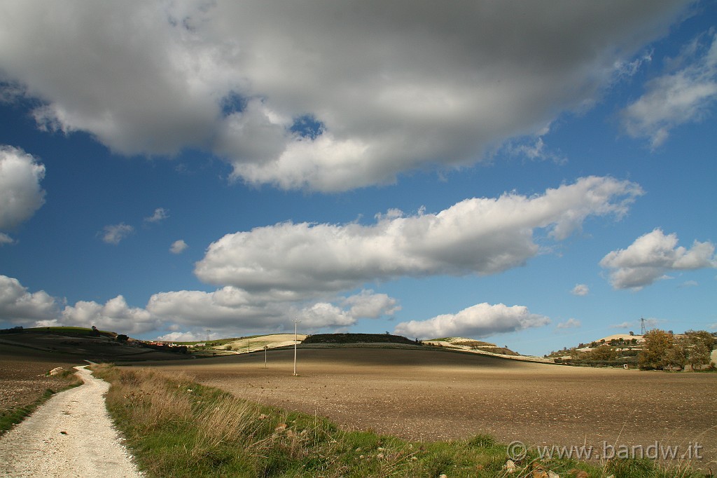 InGiroPerGliIblei_122.JPG - Assaggio anche un pò di sterrato