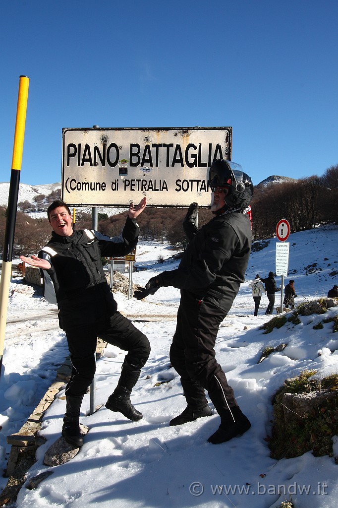 Madonie_inverno_2009_046.JPG - ..........adesso gli mancava la foto a Piano Battaglia