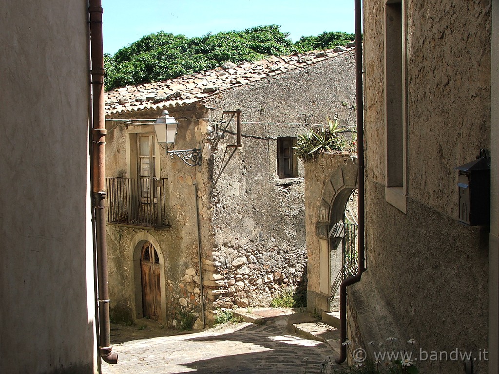 Nebrodi_Tour_019.JPG - Ancora vicoli di Novara di Sicilia